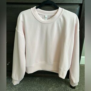 NWOT Lululemon Softstreme Perfectly Oversized Cropped Crew size 6